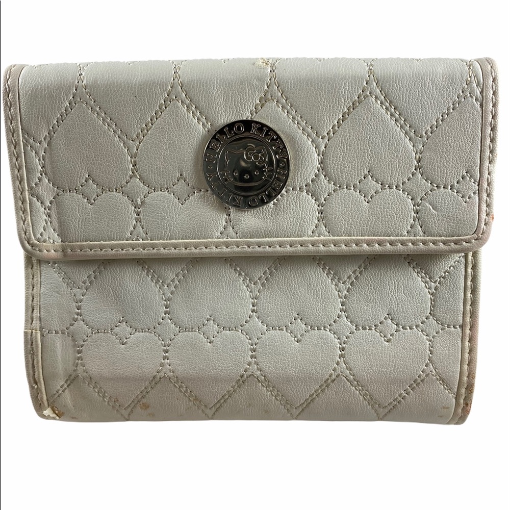 Hello Kitty white heart Sanrio Smiles wallet logo